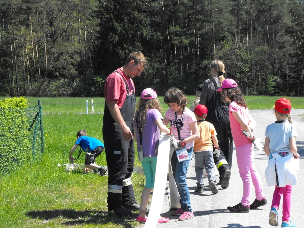 Kinderfeuerwehr am 07.05.16 zum Thema Teamwork